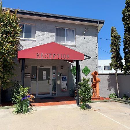 Crest Motor Inn Queanbeyan Dış mekan fotoğraf