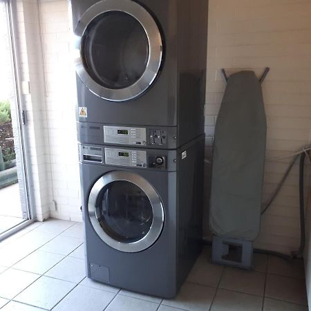 Crest Motor Inn Queanbeyan Dış mekan fotoğraf