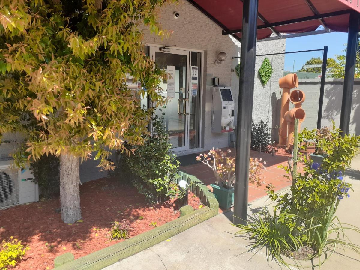 Crest Motor Inn Queanbeyan Dış mekan fotoğraf