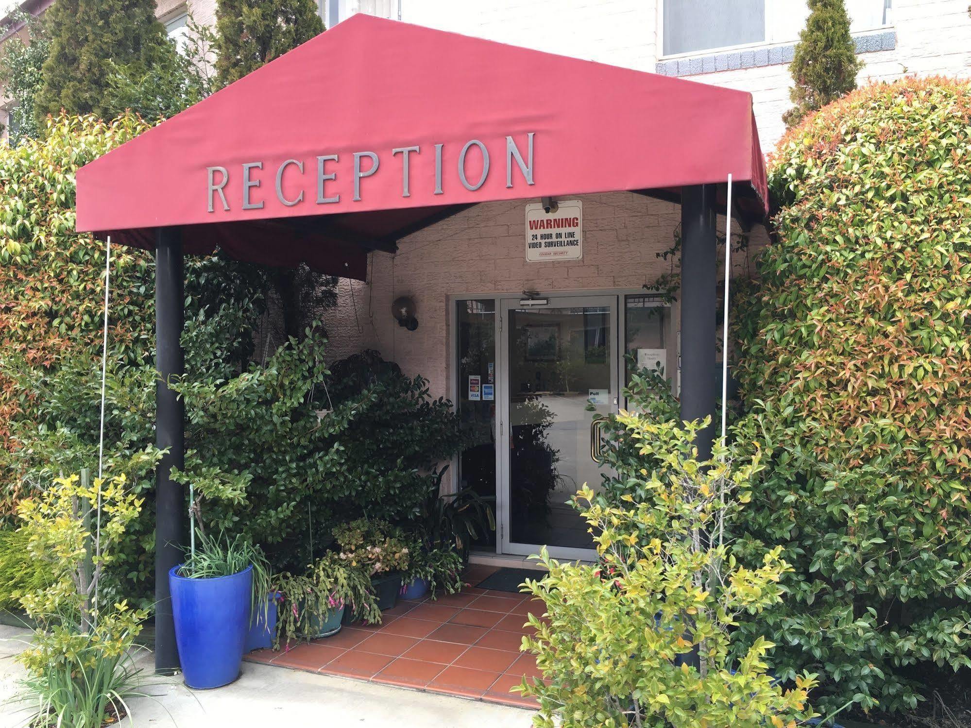 Crest Motor Inn Queanbeyan Dış mekan fotoğraf