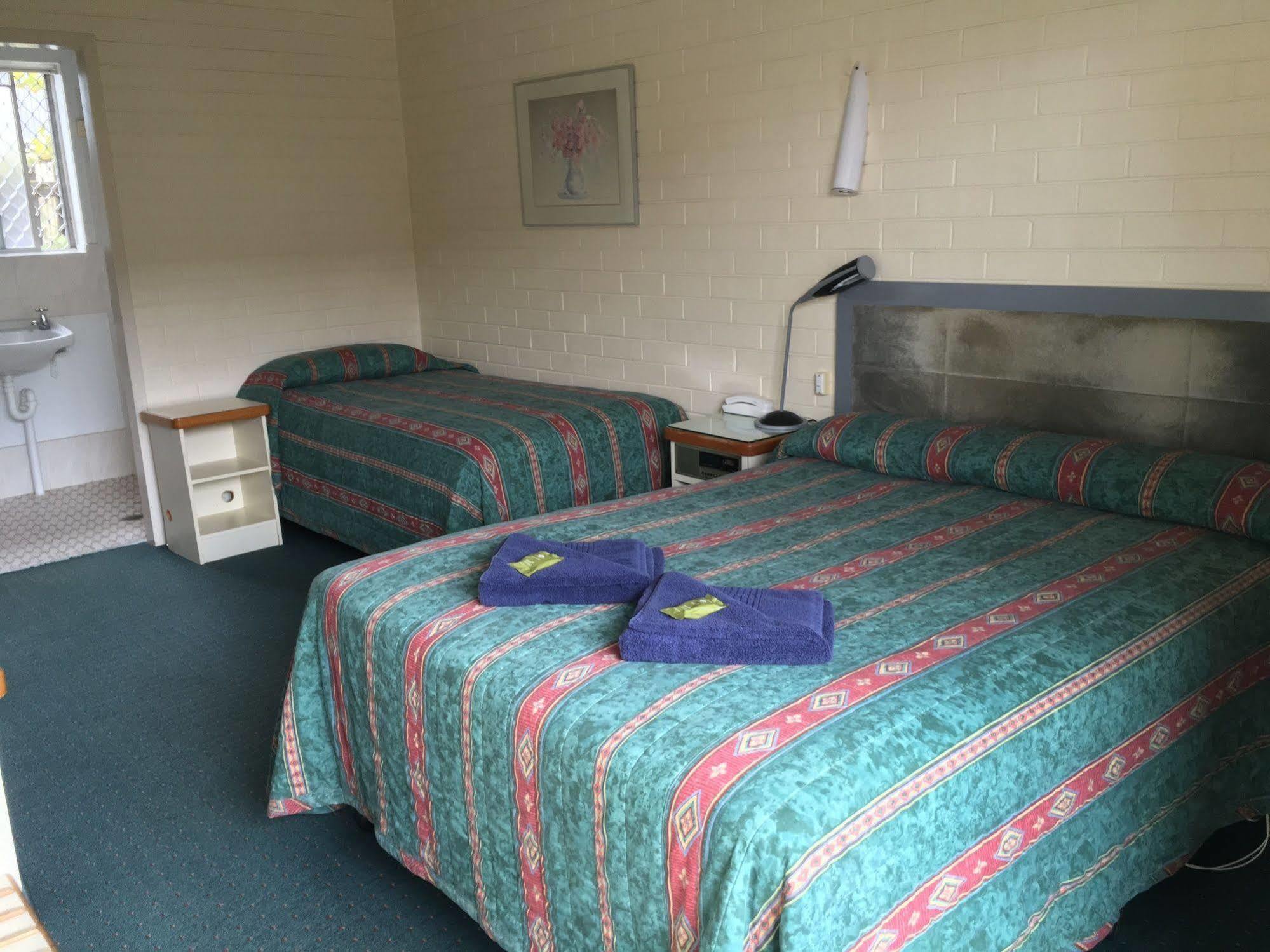 Crest Motor Inn Queanbeyan Dış mekan fotoğraf