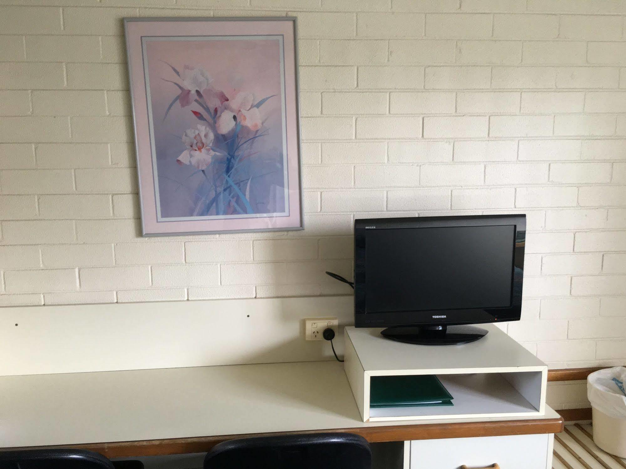 Crest Motor Inn Queanbeyan Dış mekan fotoğraf