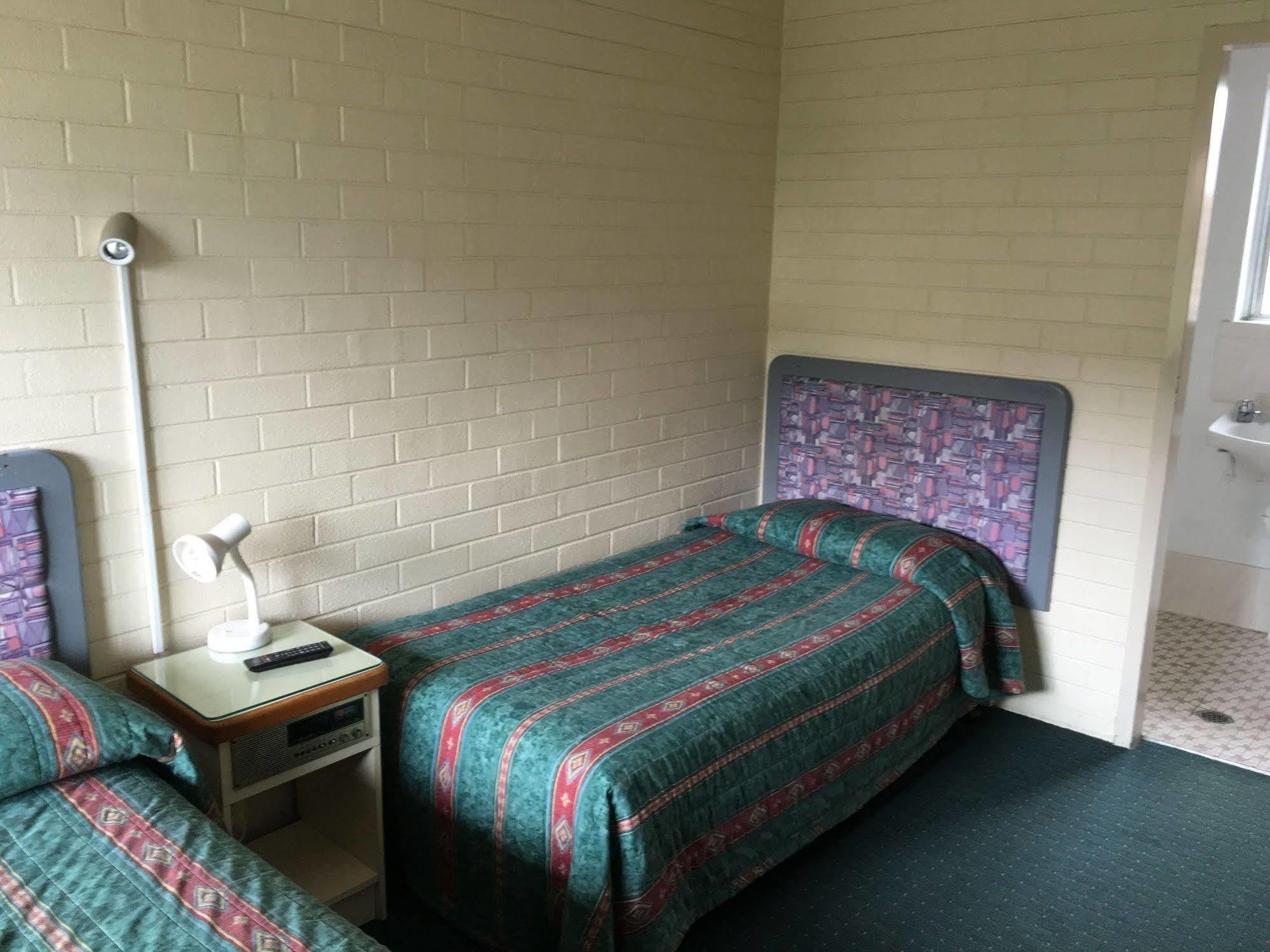 Crest Motor Inn Queanbeyan Dış mekan fotoğraf