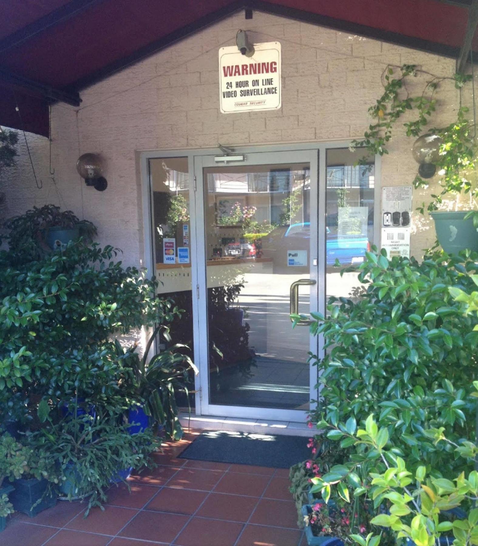 Crest Motor Inn Queanbeyan Dış mekan fotoğraf